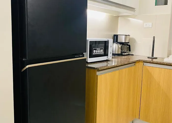 公寓 Savvy Combined 6br Near Okada