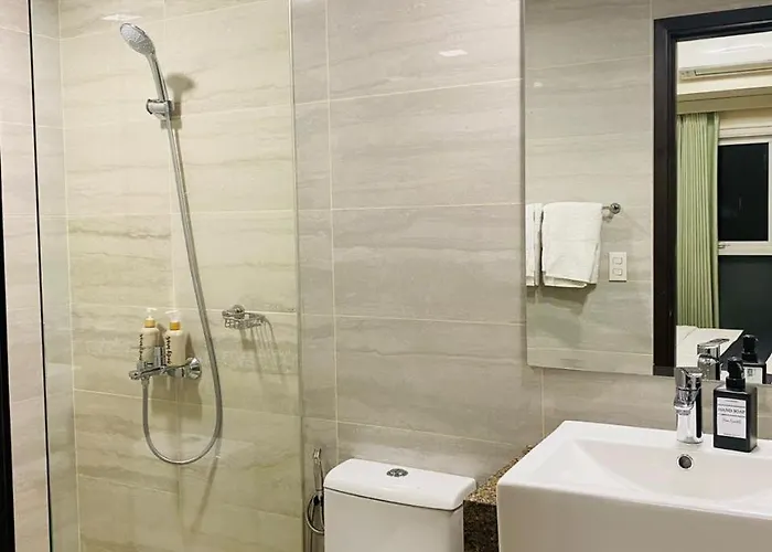 Savvy Combined 6br Near Okada *